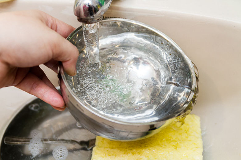 飲水器皿常清洗防惡菌